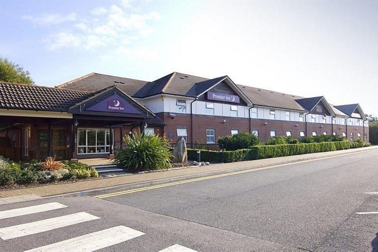 Premier Inn Bristol South ภายนอก รูปภาพ